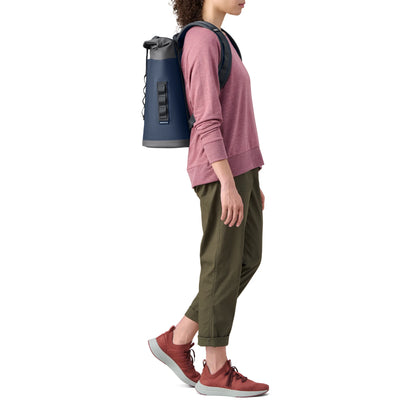 M12 Backpack Soft Cooler - US 1784